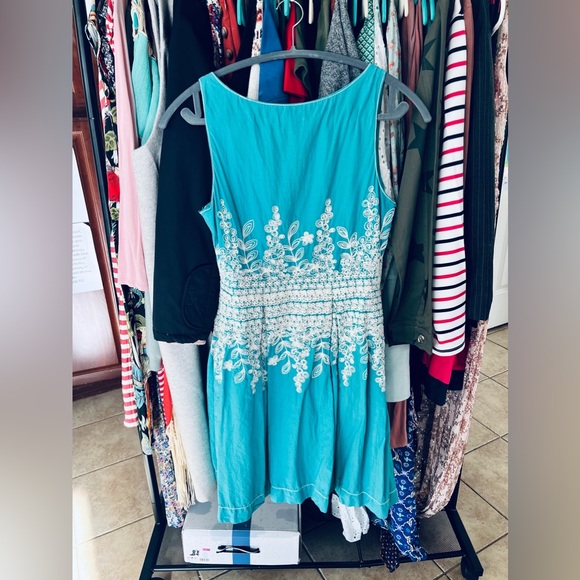 CLEARANCE Max Studio Studio M Embroidered Dress - Picture 2 of 4